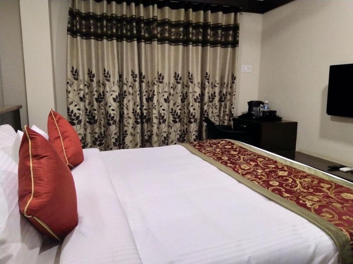 S R Plaza At Delhi Airport Hotel New Delhi Exterior foto